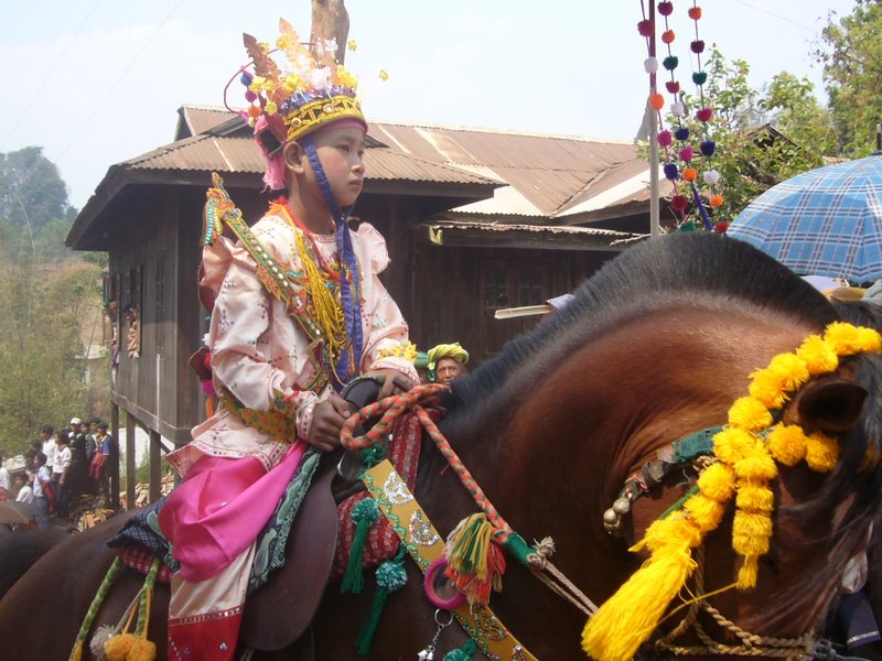 Travel - Myanmar - Kalaw Shan - Novice Procession into the Monastery